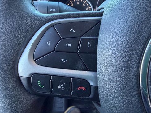 Used 2018 Jeep Renegade Latitude image 17