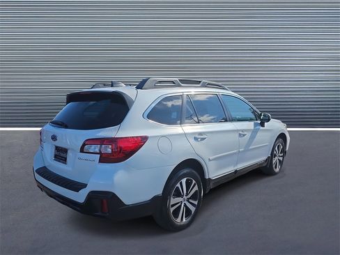 Used 2019 Subaru Outback 2.5i Limited w/ Popular Package #2 image 3