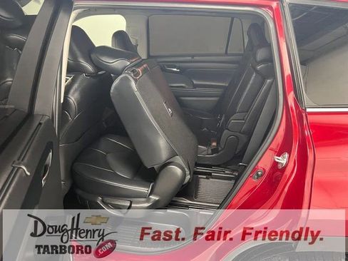 Used 2022 Toyota Highlander XLE image 35