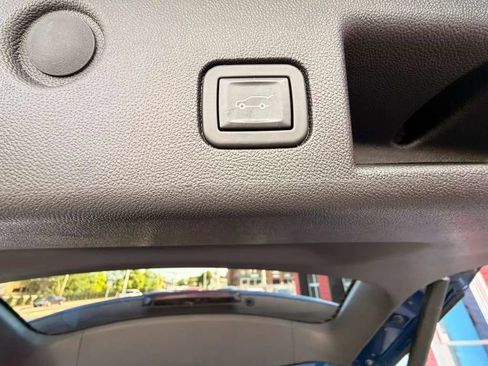 Used 2023 Chevrolet Equinox LT w/ Driver Convenience Package AWD/4WD image 8