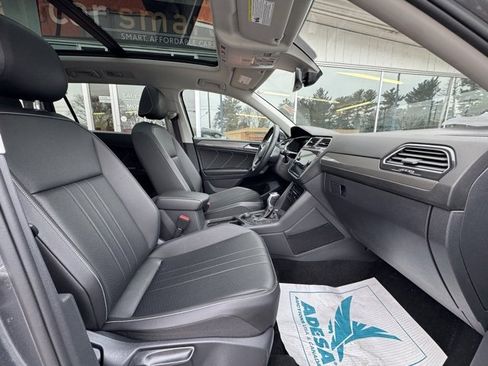Used 2022 Volkswagen Tiguan SE image 12