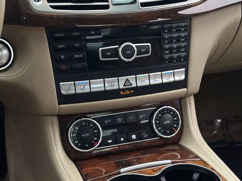 Used 2014 Mercedes-Benz CLS 550 4MATIC image 24