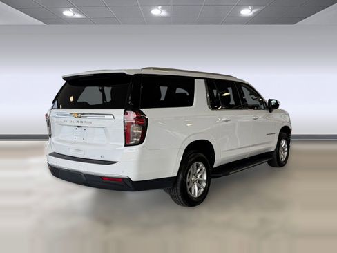 Used 2024 Chevrolet Suburban LT RWD image 9