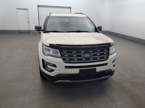 Used 2016 Ford Explorer XLT w/ Equipment Group 202A AWD/4WD image 14