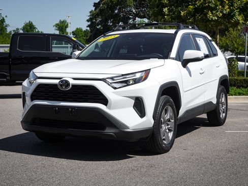 Used 2023 Toyota RAV4 XLE w/ Convenience Package AWD/4WD image 5