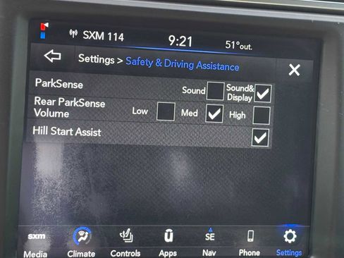 Certified 2020 RAM 1500 Classic SLT w/ Luxury Group image 31