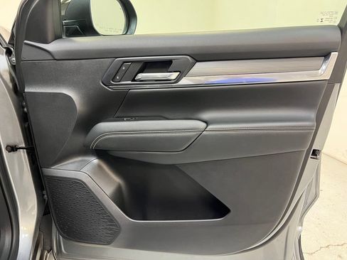 Used 2025 GMC Terrain Elevation FWD image 33