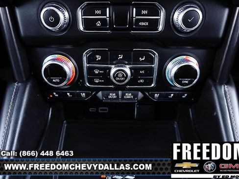 Used 2024 GMC Yukon XL AT4 image 20