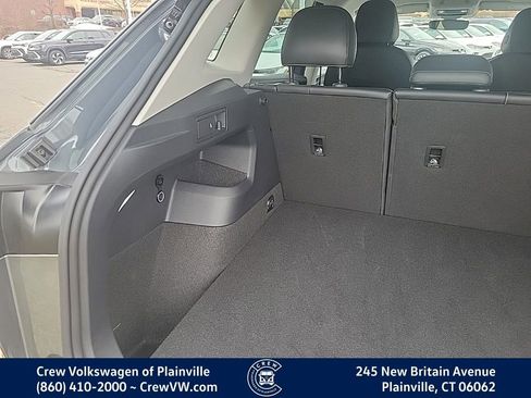 Certified 2025 Volkswagen Tiguan SE image 48