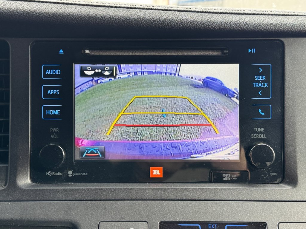 Used 2015 Toyota Sienna Limited Premium w/ Advanced Technology Package FWD image 22