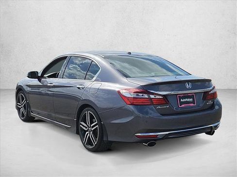 Used 2016 Honda Accord Touring image 7