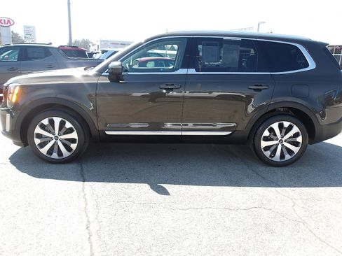 Used 2022 Kia Telluride EX w/ EX Premium Package AWD/4WD image 4
