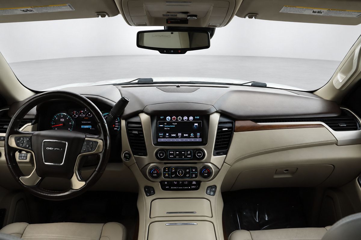 Used 2020 GMC Yukon XL Denali w/ Denali Premium Package AWD/4WD image 22