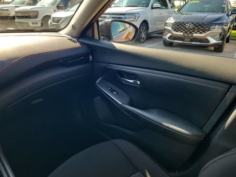 Used 2021 Nissan Sentra SR FWD image 14