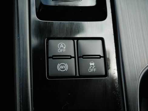 Certified 2026 Subaru Outback Limited AWD/4WD image 32