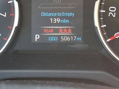 Used 2022 Toyota RAV4 XLE AWD/4WD image 18