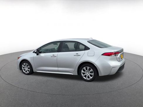 Used 2025 Toyota Corolla LE FWD image 10
