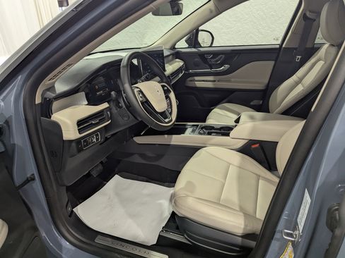 Used 2026 Lincoln Corsair Premiere image 15