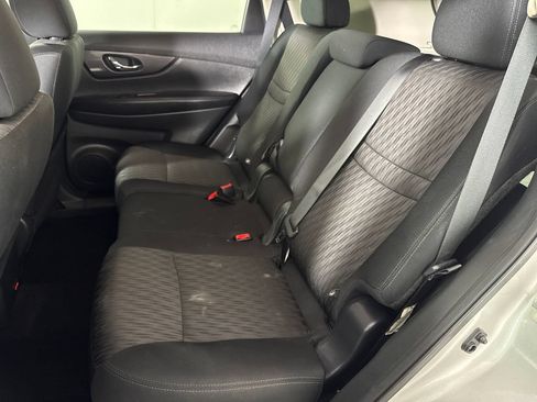 Used 2019 Nissan Rogue S w/ Special Edition Package FWD image 13