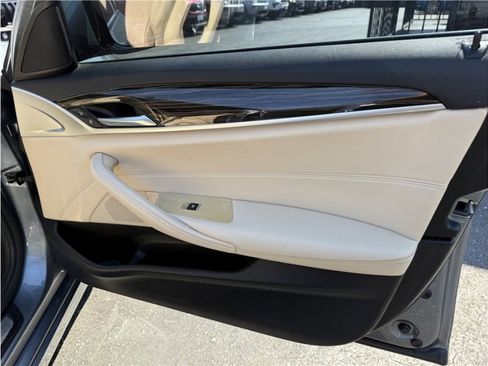Used 2019 BMW 530i image 27