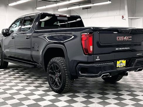 Used 2022 GMC Sierra 1500 AT4 w/ AT4 Premium Package image 2