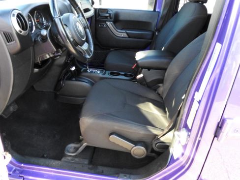 Used 2018 Jeep Wrangler Unlimited Sport S image 9