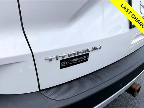 Used 2020 Ford Escape Titanium w/ Titanium Premium Package 2.0 AWD/4WD image 8