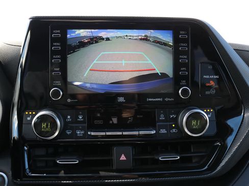 Used 2021 Toyota Highlander XSE image 16