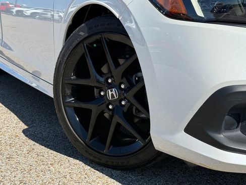 Used 2024 Honda Civic Sport image 2