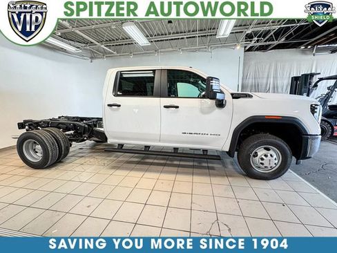 New 2026 GMC Sierra 3500 Pro w/ Convenience Package image 3