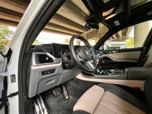 Used 2024 BMW X7 M60i w/ Executive Package AWD/4WD image 16