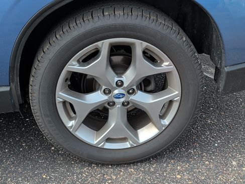 Used 2017 Subaru Forester 2.5i Touring AWD/4WD image 5