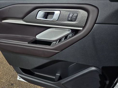 New 2026 Ford Explorer Platinum RWD image 15