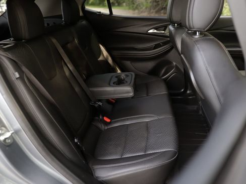 Used 2020 Buick Encore GX Essence w/ Experience Buick Package FWD image 30