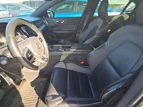 Used 2019 Volvo S60 T6 R-Design image 11