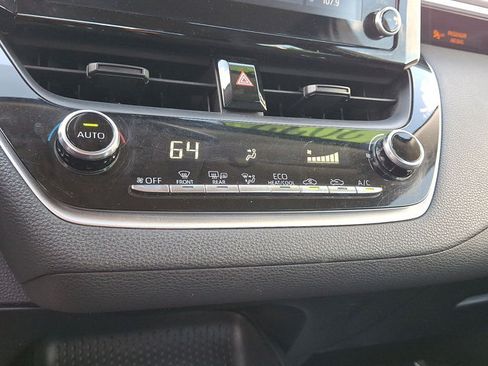 Used 2020 Toyota Corolla LE FWD image 20