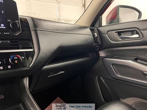 Used 2023 Nissan Pathfinder SL AWD/4WD image 41