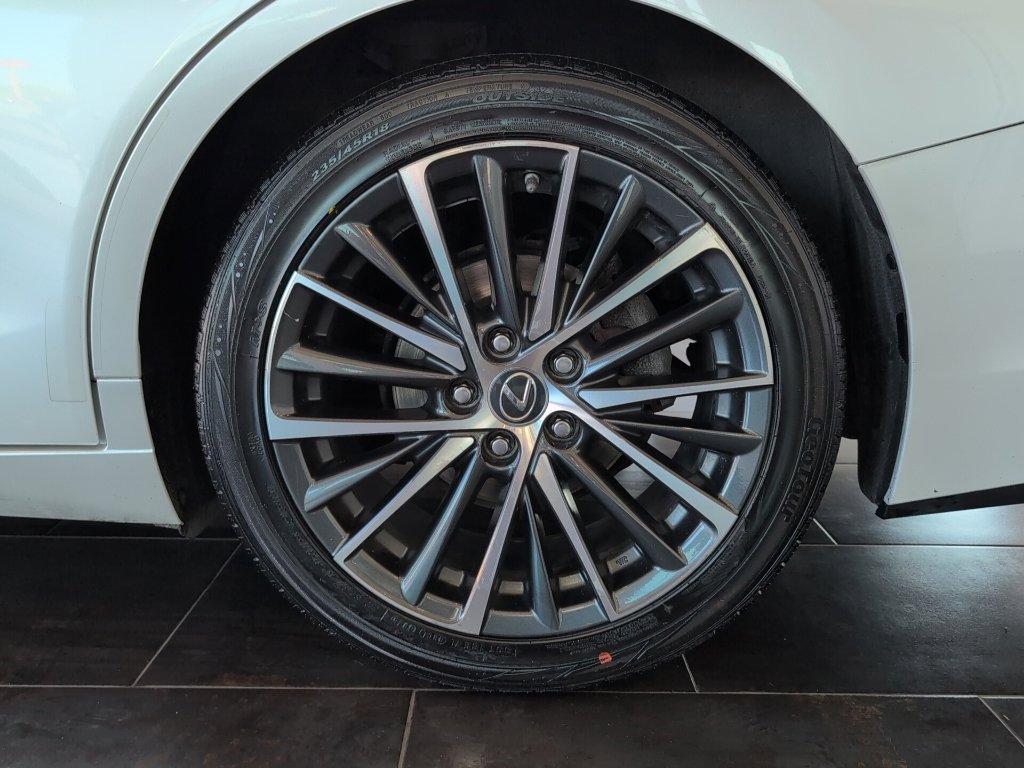 Used 2022 Lexus ES 350 w/ Premium Package FWD image 9