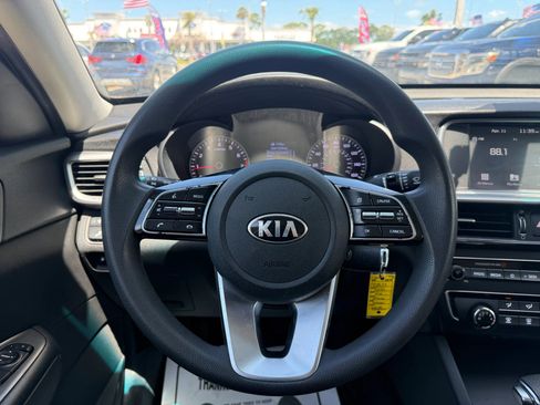 Used 2020 Kia Optima LX image 10