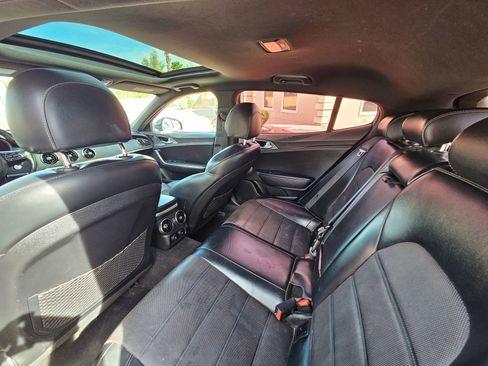 Used 2018 Kia Stinger GT2 image 12