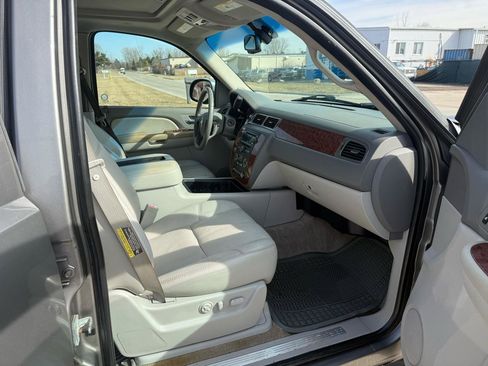 Used 2007 Chevrolet Suburban LT w/ LT Preferred Equipment Group image 28