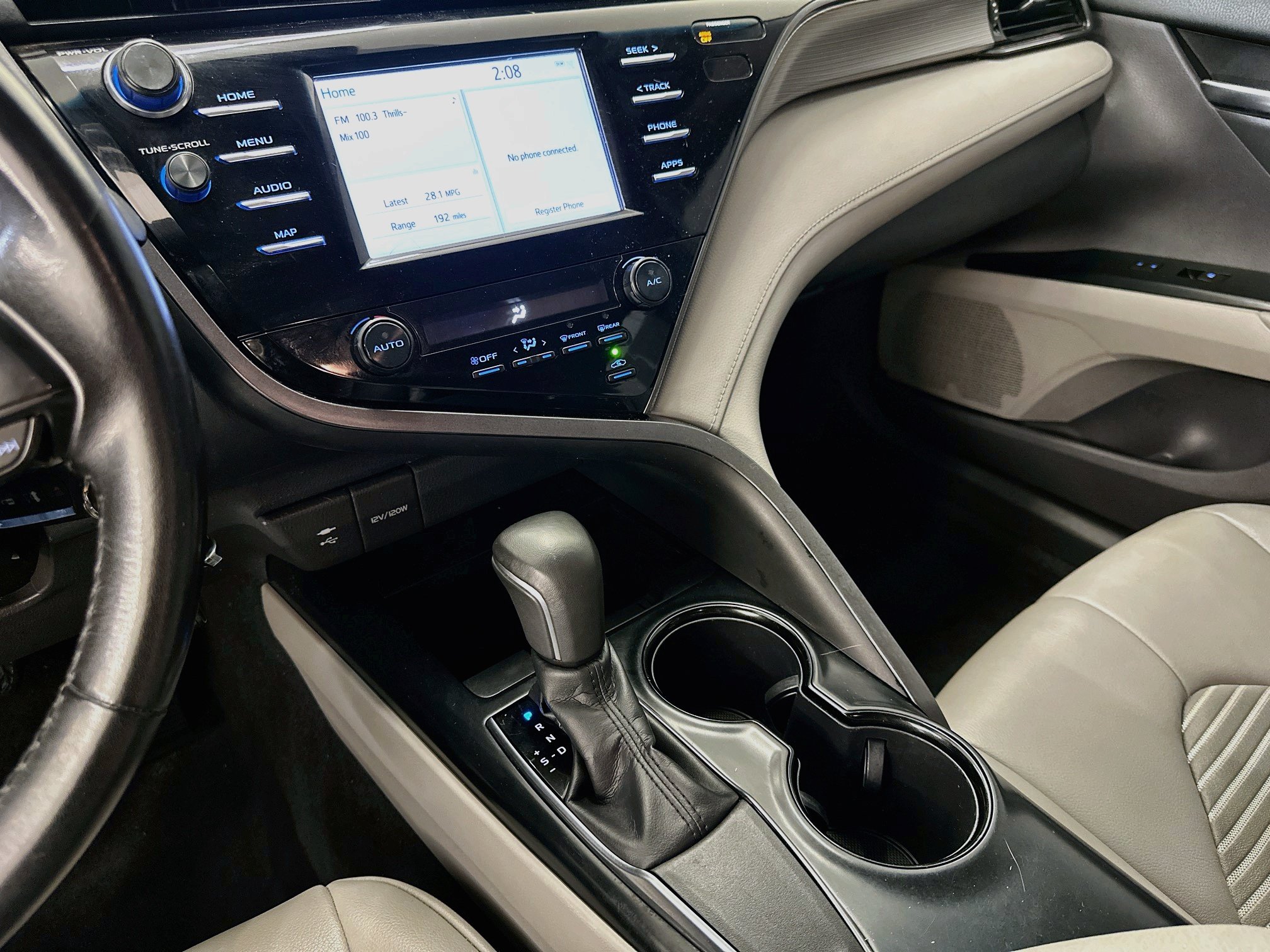 Used 2019 Toyota Camry SE w/ Carpet Mat Package FWD image 26