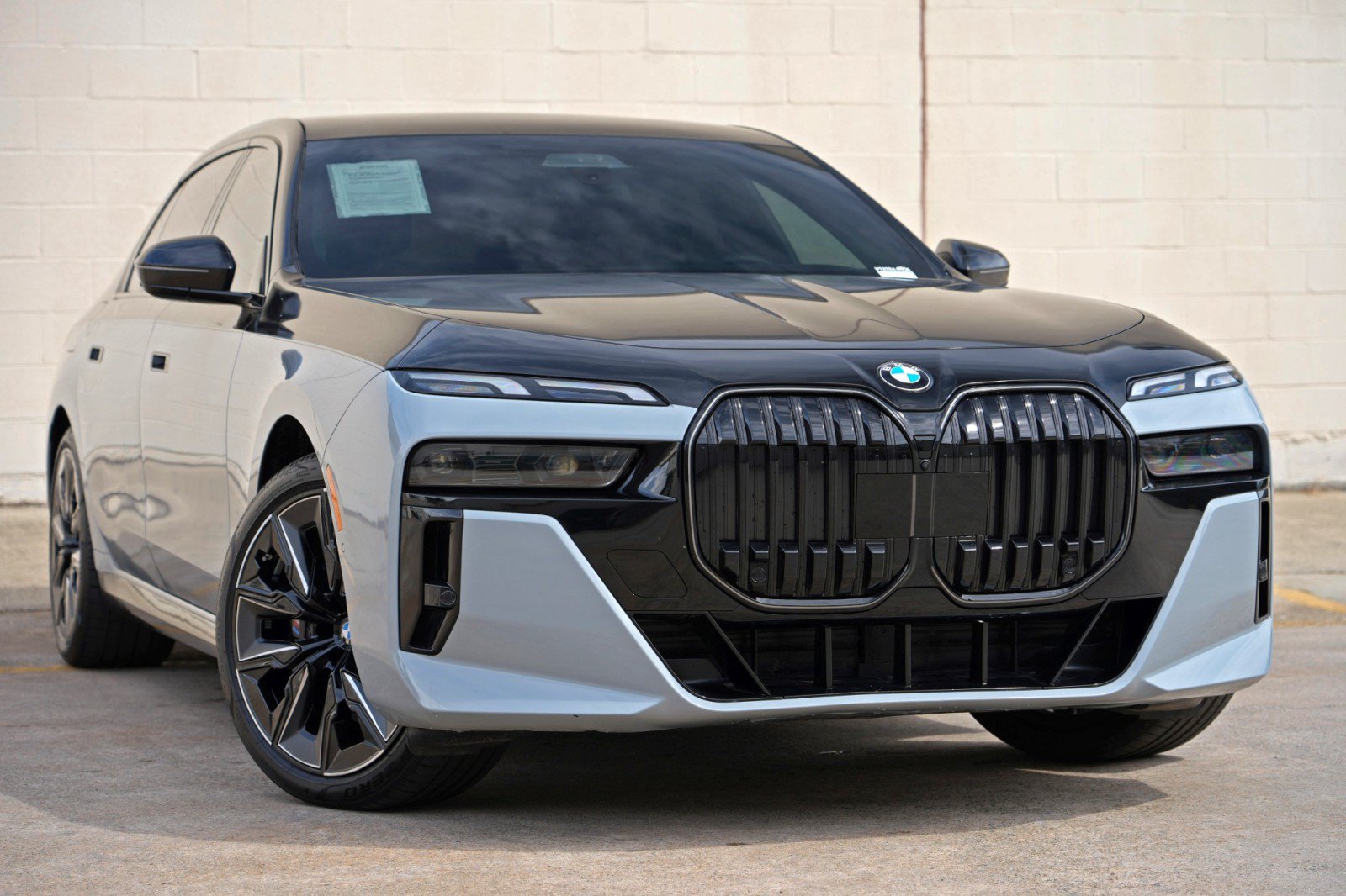 Used 2025 BMW 740i RWD image 4