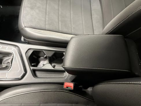 Used 2023 Volkswagen Taos SE w/ Black Wheel Package image 19