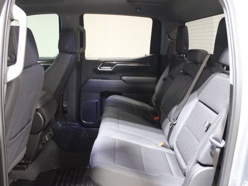 Used 2025 GMC Sierra 1500 Elevation image 21