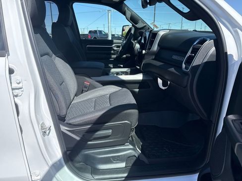 New 2026 RAM 1500 4x4 Crew Cab image 29