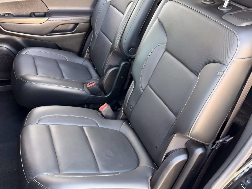 Used 2020 GMC Acadia SLT FWD image 14