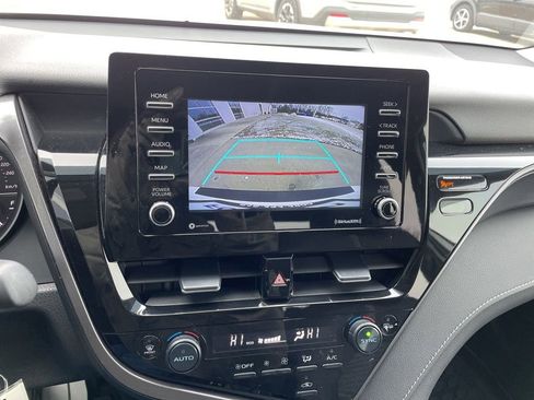 Used 2024 Toyota Camry SE image 19