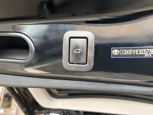 Used 2014 Toyota Highlander Limited image 27