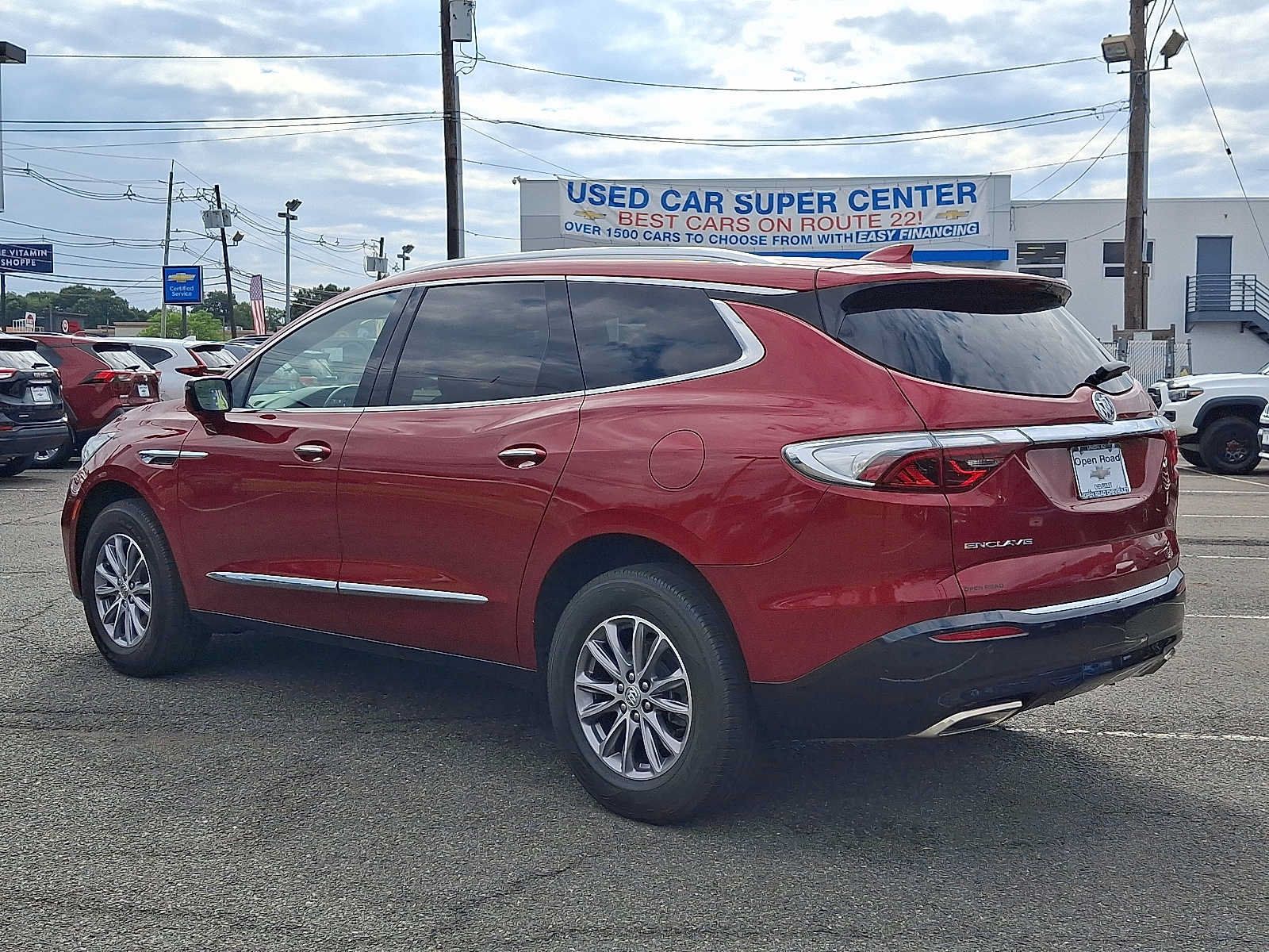 Used 2023 Buick Enclave Essence FWD image 4
